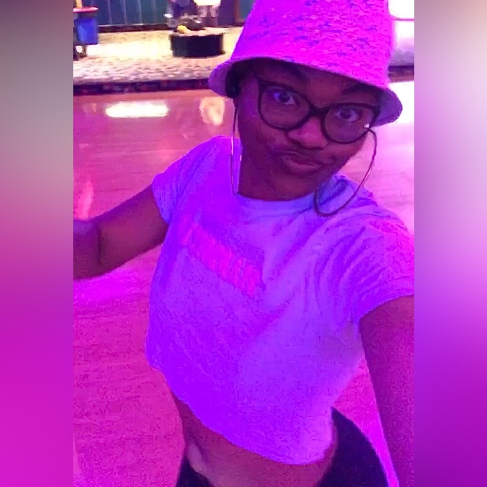 Meet your Posher, Uju